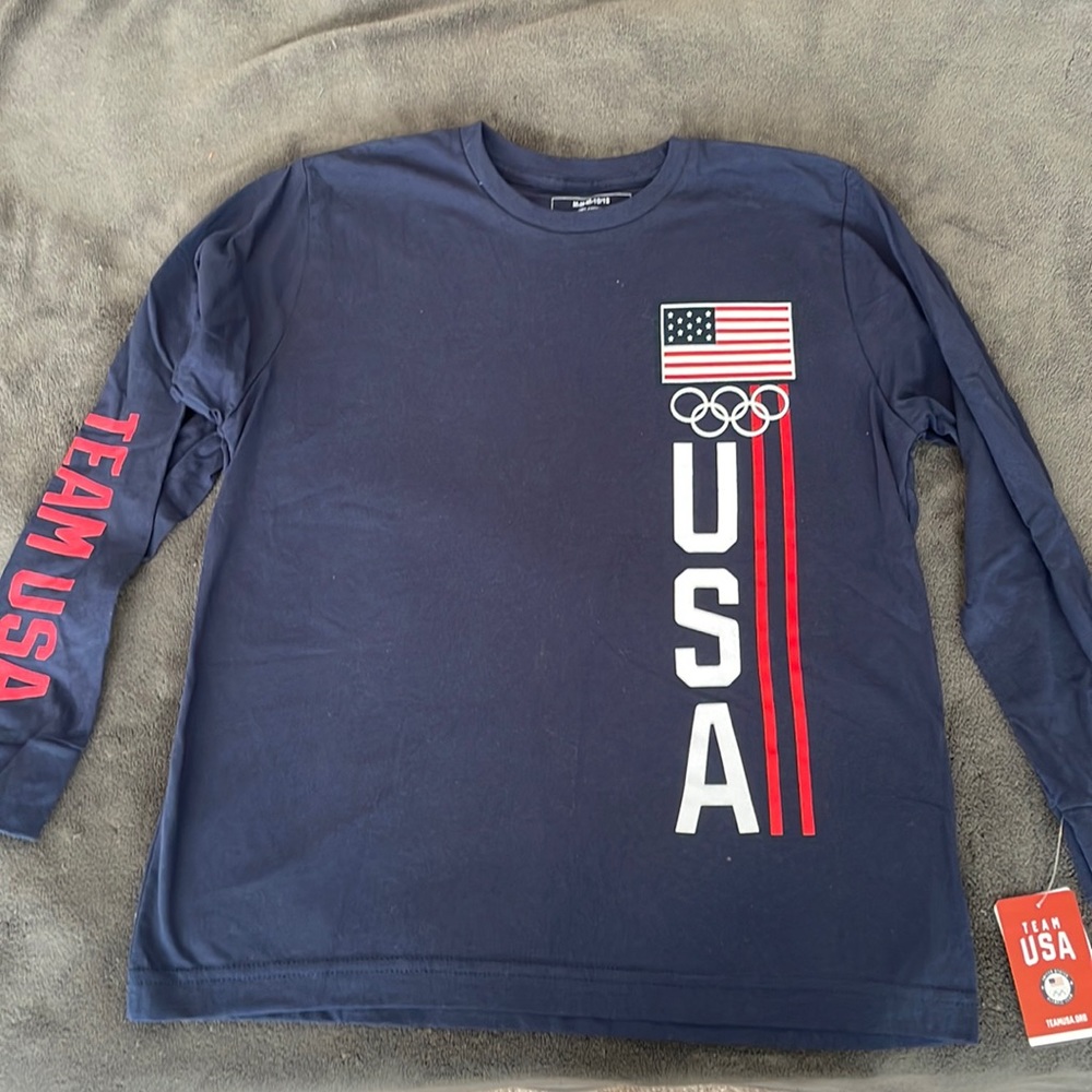 Kid’s Team USA long sleeve shirt. Size M 10/12